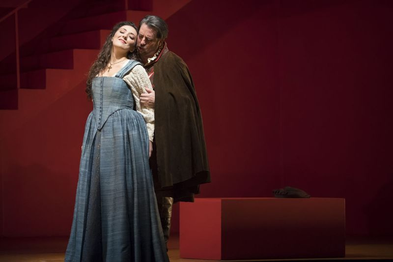 Rosa Feola is Gilda en Matthew Polenzani is de hertog van Mantua in de Lyric Opera of Chicago-productie van Verdi