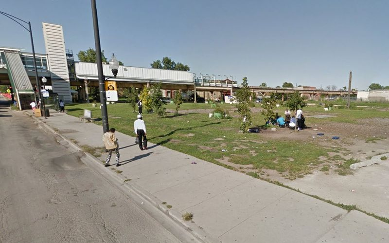 The Hatchery, en fødevarevirksomhedsinkubator i East Garfield Park, blev bygget på denne ledige grund ved siden af ​​Kedzie-stationen på CTA Green Line. | Google Streetview