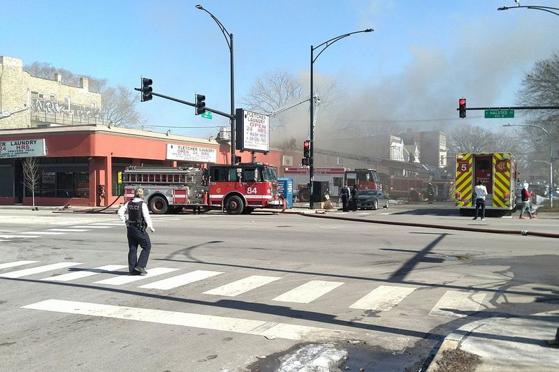 En brand bröt ut den 3 februari 2021 i kvarteret 700 på West 61st Street i Englewood.