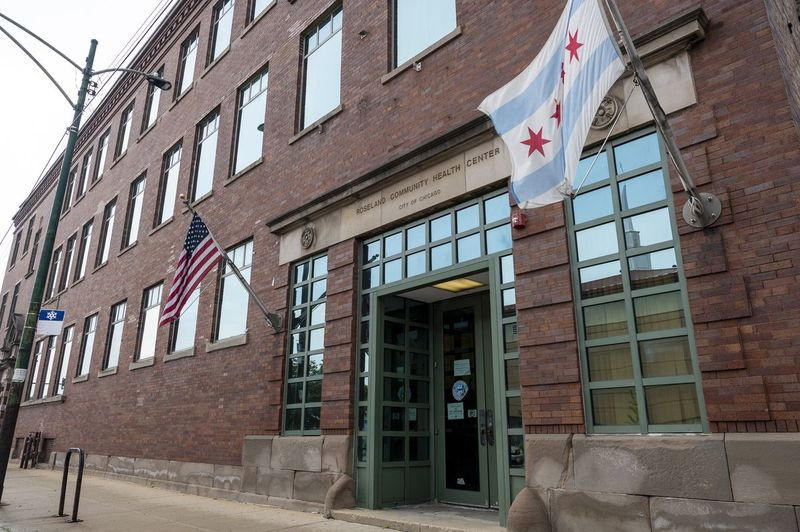 Het Roseland Community Triage Center, op 200 E. 115th St., zal dienen als een alternatieve drop-off voor politie en paramedici in een nieuw proefprogramma dat bedoeld is om patiënten met geestelijke gezondheidszorg weg te leiden uit ziekenhuizen en gevangenissen.