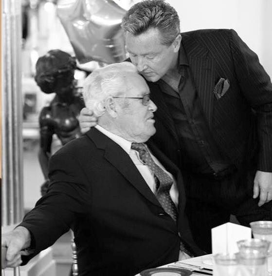 Michael Flatley med sin far, Michael Flatley Sr., som døde i 2015. | Vedlagt bilde