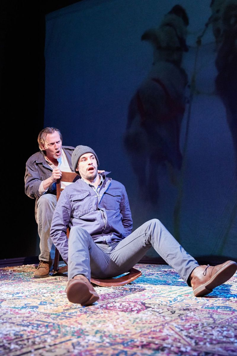 Don Bender (links) en Ryan Hallahan in de Stage Left Theatre-productie van Dan O