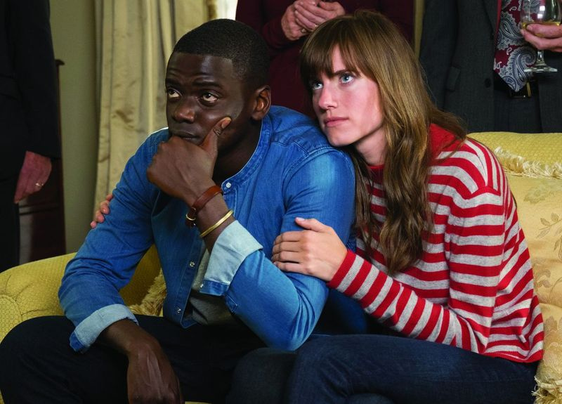 Chris (Daniel Kaluuya) v Get Out spozna starše dekleta Rose (Allison Williams). | Univerzalne slike