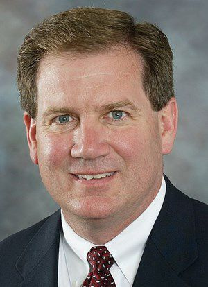 Larry Lyons, Illinois State Athletics Director, står inför granskning efter en kommentar om Redbirds liv.