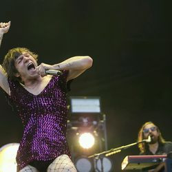 Cage the Elephant cântă la Lollapalooza 2017 în Grant Park. | Ashlee Rezin/Sun-Times