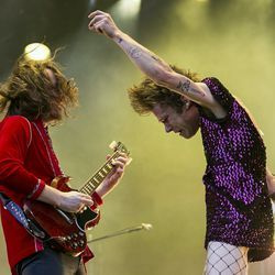 Cage the Elephant cântă la Lollapalooza 2017 în Grant Park. | Ashlee Rezin/Sun-Times