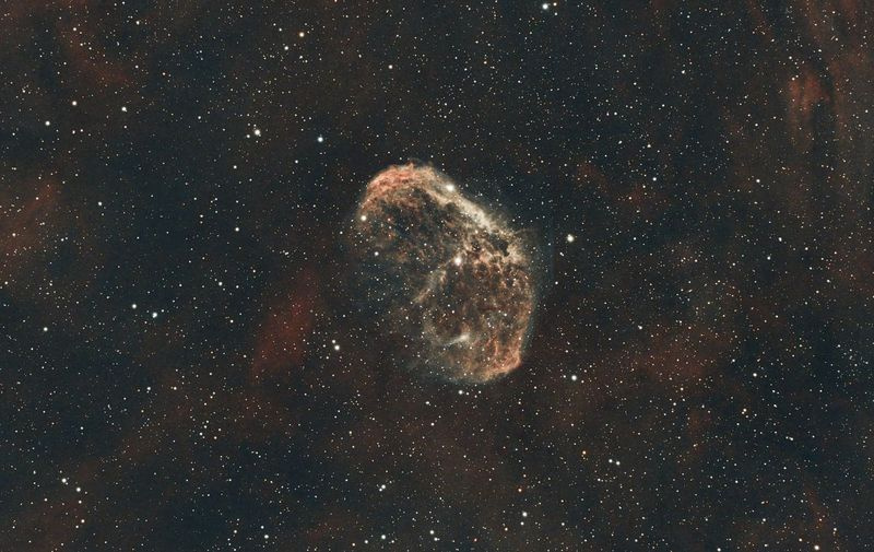 Imagen de la Nebulosa Creciente, capturada por Gian Lorenzo Ferretti en University Villiage y publicada en su Instagram el 18 de mayo.