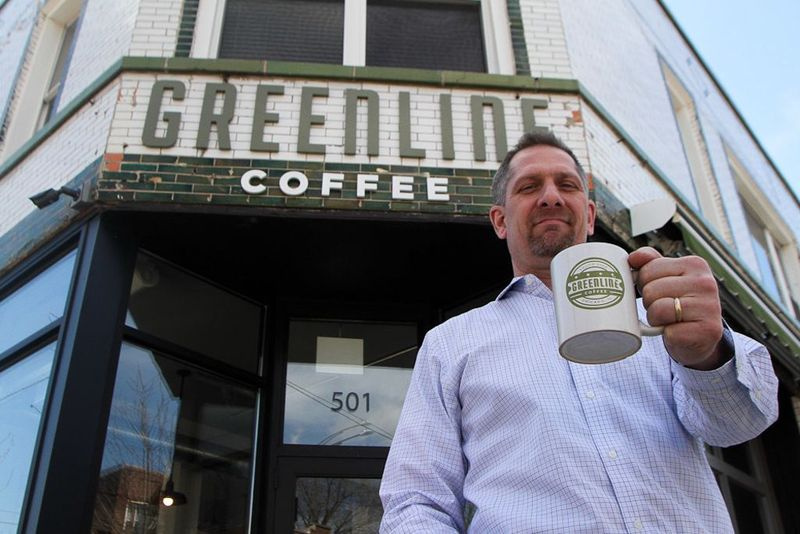 Joel Hamernick membuka Greenline Coffee di Woodlawn pada 2014. | Leslie Adkins/For the Sun-Times