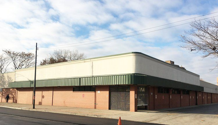Walgreens adresu 6330 S. King Dr. Woodlawn mieste, kurį rugpjūtį uždarė grandinė dėl bendruomenės protesto, buvo paaukota pastoriaus Corey Brookso ne pelno siekiančiam projektui H.O.P.E. Jis buvo renovuotas į Lyderystės ir ekonominės plėtros centrą, kuriame siūloma bendradarbiauti
