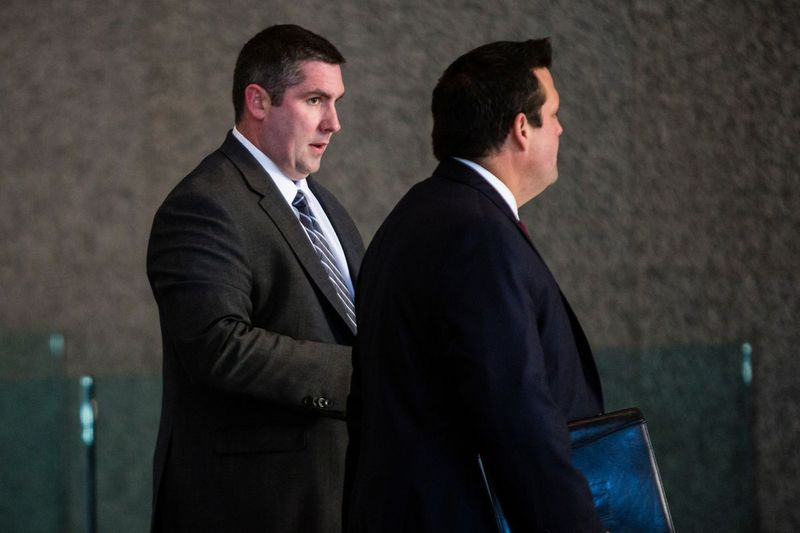 Chicagský policista Patrick Kelly vstupuje do budovy federálního soudu Dirksen, úterý 17. října 2017. | James Foster/For the Sun-Times