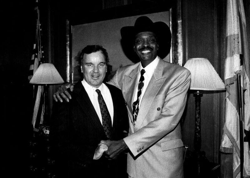 Starosta Richard M. Daley s Herbem Kentem v říjnu 1995. | Soubory Sun-Times