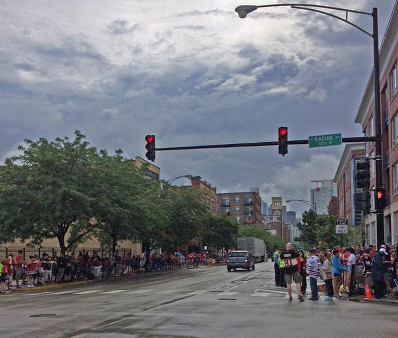 A chuva afasta a multidão, pelo menos temporariamente, em Washington e Racine, onde o desfile começa em cerca de uma hora. | Diana Novak Jones / Sun-Times
