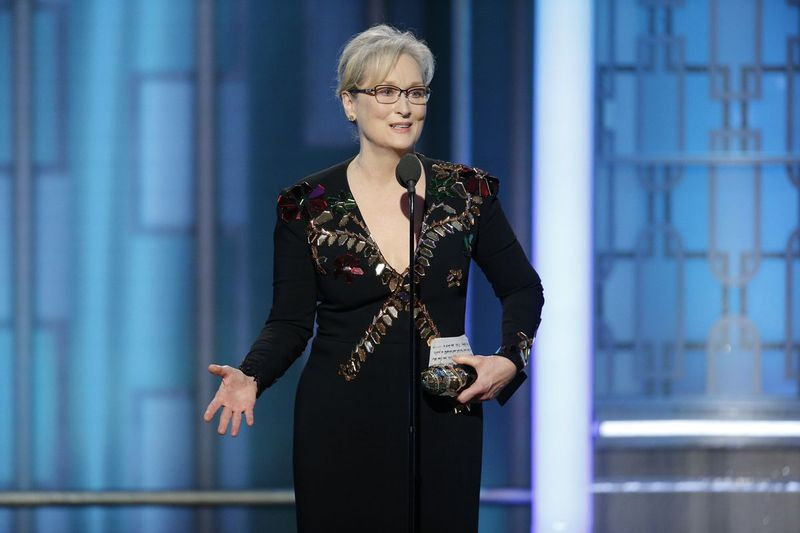 Meryl Streep preberá cenu Cecila B. DeMilleho na 74. výročnom odovzdávaní cien Zlatý glóbus. | Paul Drinkwater/NBC