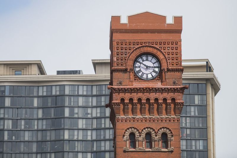 Turnul cu ceas al stației Dearborn din Printers Row din Chicago.