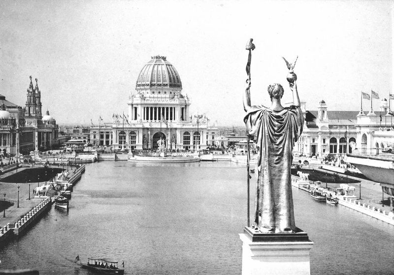 Vaizdas nuo Respublikos statulos 1893 m. pasaulinėje parodoje.