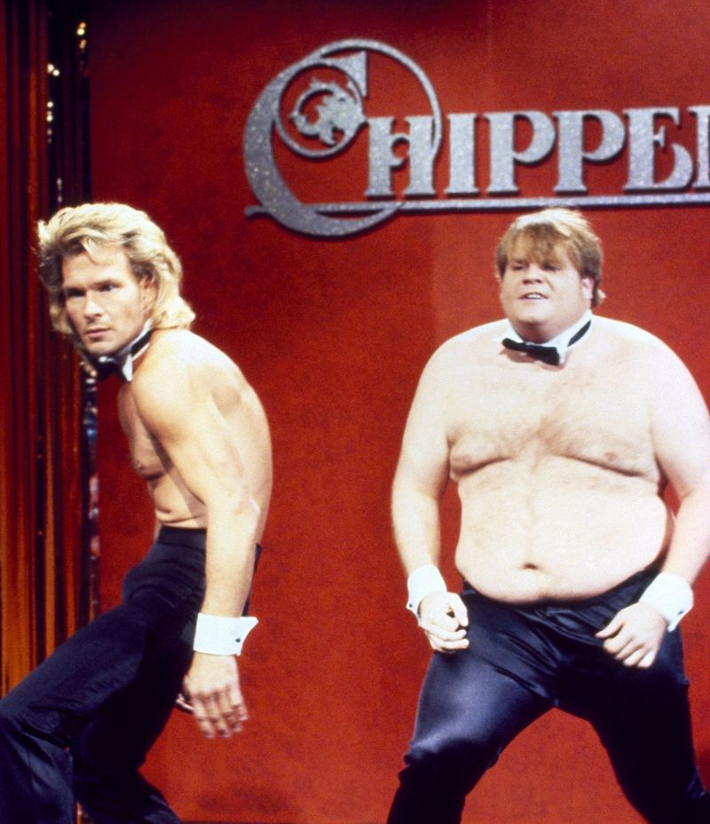 Patrick Swayze (links) en Chris Farley doen auditie bij Chippendales in een sketch op Saturday Night Live in 1990. | Al Levine/NBC