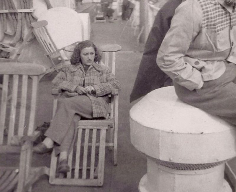 Anna Novak Heller en el barco que la trajo a América. | Foto proporcionada