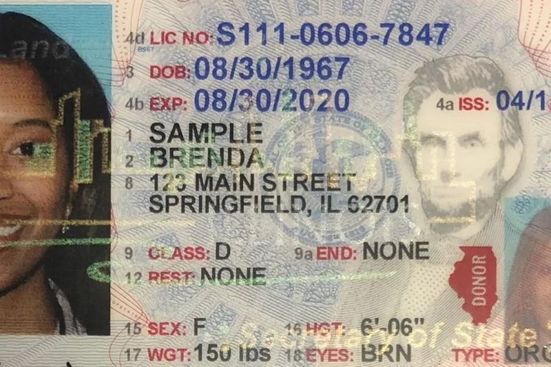 Un ejemplo de una licencia de conducir de Illinois Real ID