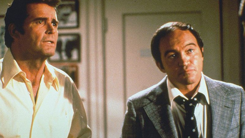 Joe Santos, eks, koos James Garneriga saates The Rockford Files. NBC foto