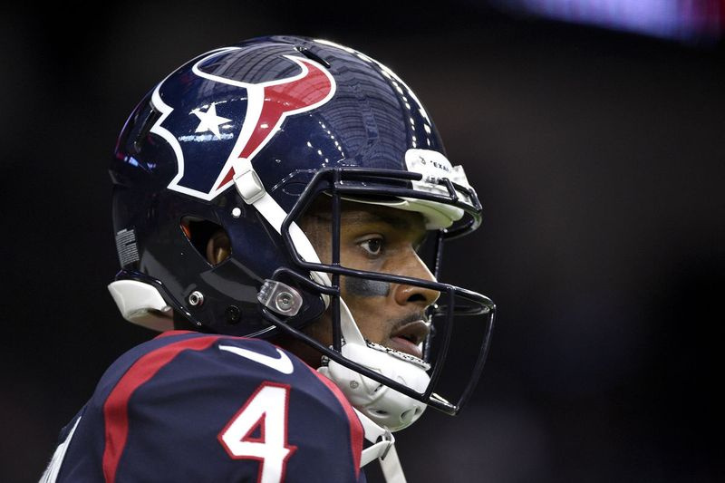Advocaten die betrokken zijn bij de rechtszaken die Deshaun Watson beschuldigen van aanranding en intimidatie, zeggen dat de FBI betrokken is geraakt bij de zaak.