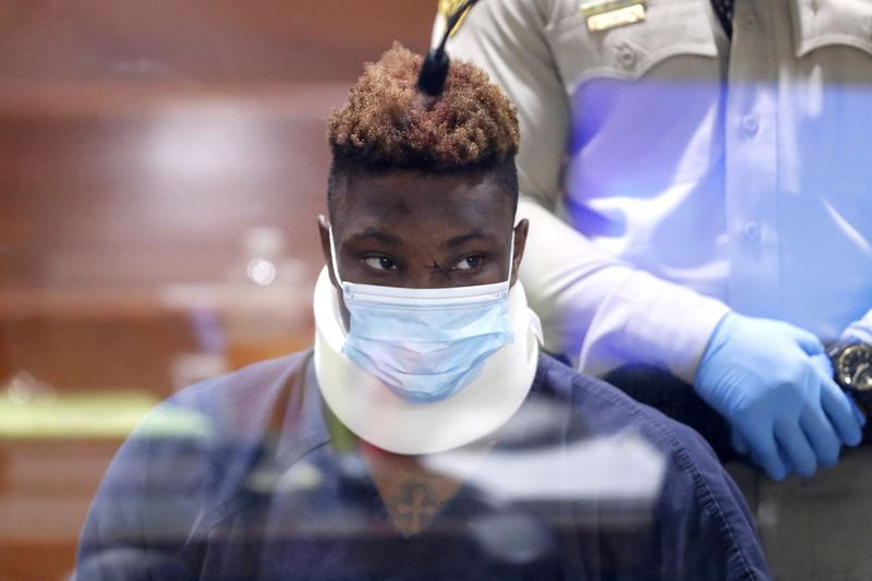 Bývalý široký prijímač Las Vegas Raiders Henry Ruggs III sa prvýkrát objavil na justičnom súde v Las Vegas.