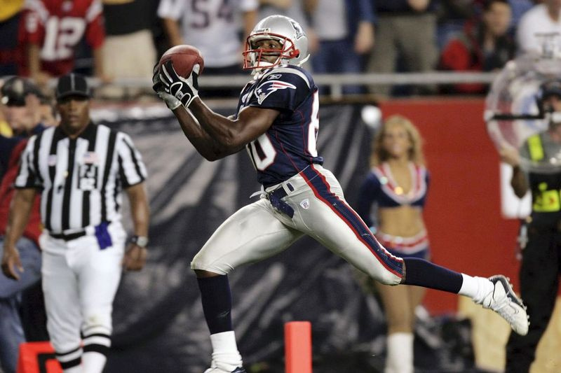 El ex receptor abierto de los New England Patriots, David Patten Jr., murió en un accidente de motocicleta el 3 de septiembre en las afueras de Columbia, Carolina del Sur.