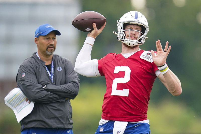 Indianapolis Colts quarterback Carson Wentz vil være ute 5-12 uker med en brukket fot.