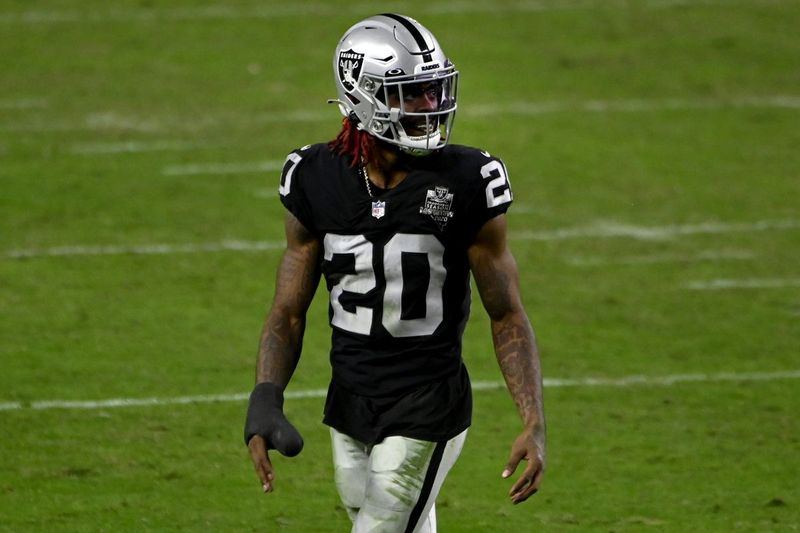 Las Vegas Raiders so se odrekli izbrancu prvega kroga 2020 Damonu Arnettu.