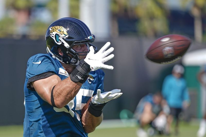 Jaguars kuttet Tim Tebow tirsdag.