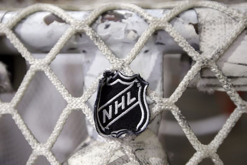 A NHL planeja punir os jogadores não vacinados com mais severidade se eles testarem positivo para o coronavírus como parte dos novos protocolos para a próxima temporada.