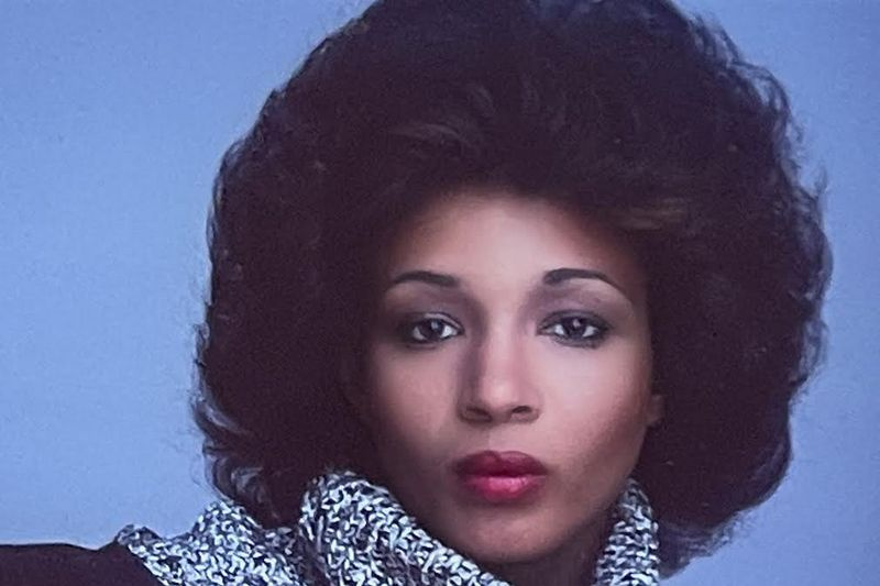 Carmen Collins havde et meget alsidigt modelook, der kunne gøre high fashion eller kunne gøre hverdagsmennesket, sagde fotograf Tom Styrkowicz.