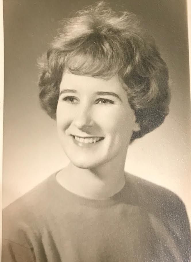 Bonnie Kepplinger studijavo anglų kalbą Barato koledže, kurią baigė 1963 m. | Pateikta nuotrauka