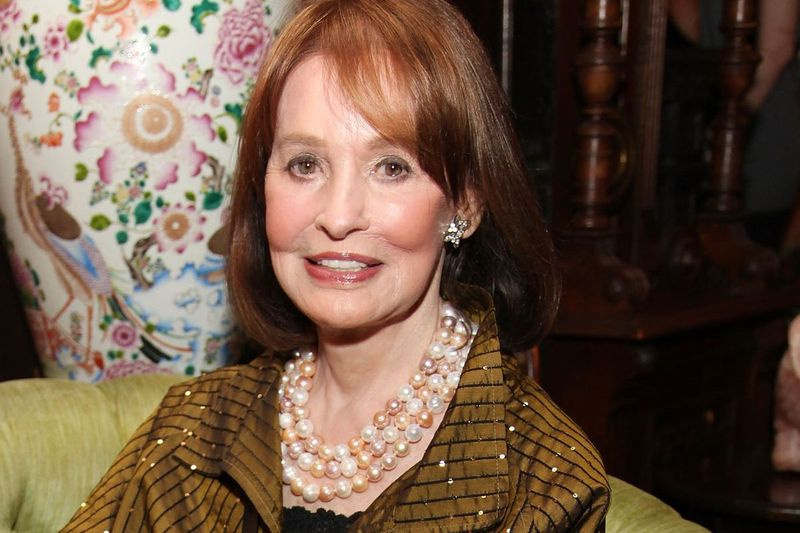 Sosialiten og kunstneren Gloria Vanderbilt deltar på The National Arts Clubs litterære komité til ære for Joyce Carol Oates som holdes på The National Arts Club 7. april 2009 i New York City. Astrid Stawiarz/Getty Images