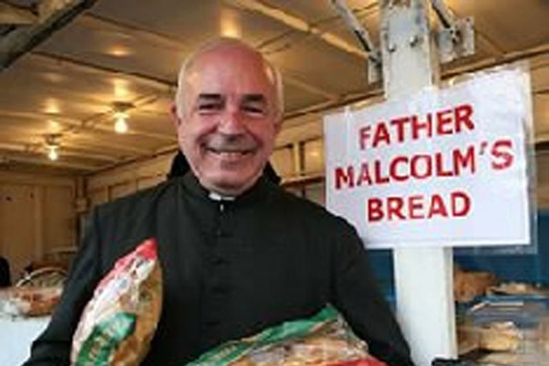 Il reverendo Lawrence J. Malcolm era noto per il pane e altri prodotti da forno che preparava per eventi in chiesa e raccolte di fondi.