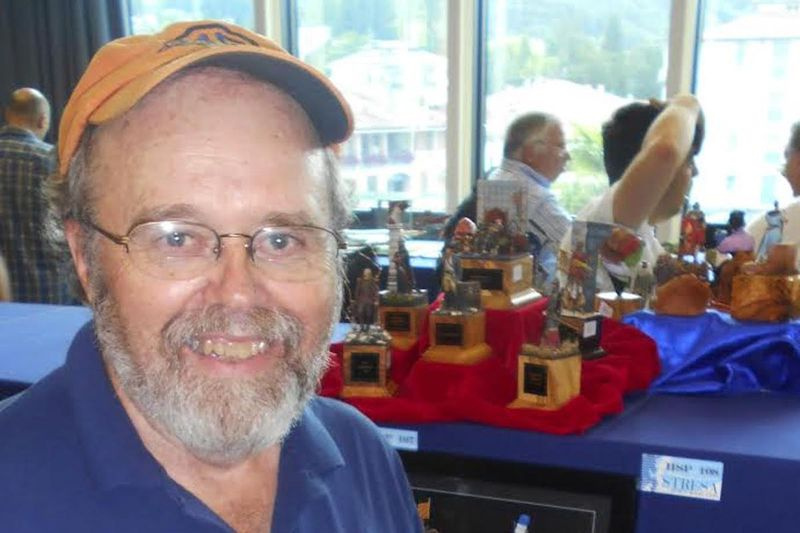 Mike Cobb en la World Model Expo en Italia en 2014.