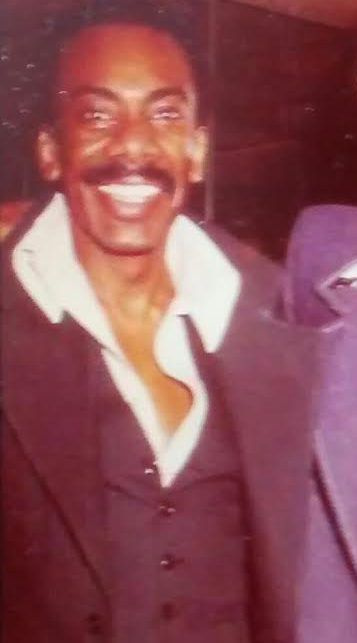 Clinton Clint Ghent menganjurkan Soul Train versi Chicago selepas pencipta Don Cornelius mula membuat penggambaran pertunjukan di Los Angeles. | Foto keluarga