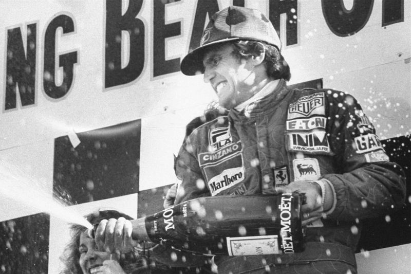 Carlos Reutemann, o ex-piloto argentino de Fórmula 1 que entrou na política após se aposentar, morreu aos 79 anos na quarta-feira.