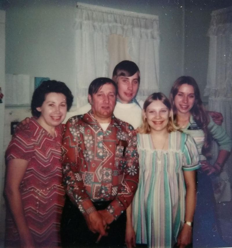 Casey og Gloria Bloom med deres børn Gary, Mary Alice og Nancy.
