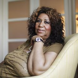 Dalam foto 26 Julai 2010 ini, penyanyi jiwa Aretha Franklin bergambar di Philadelphia. | Foto AP/Matt Rourke