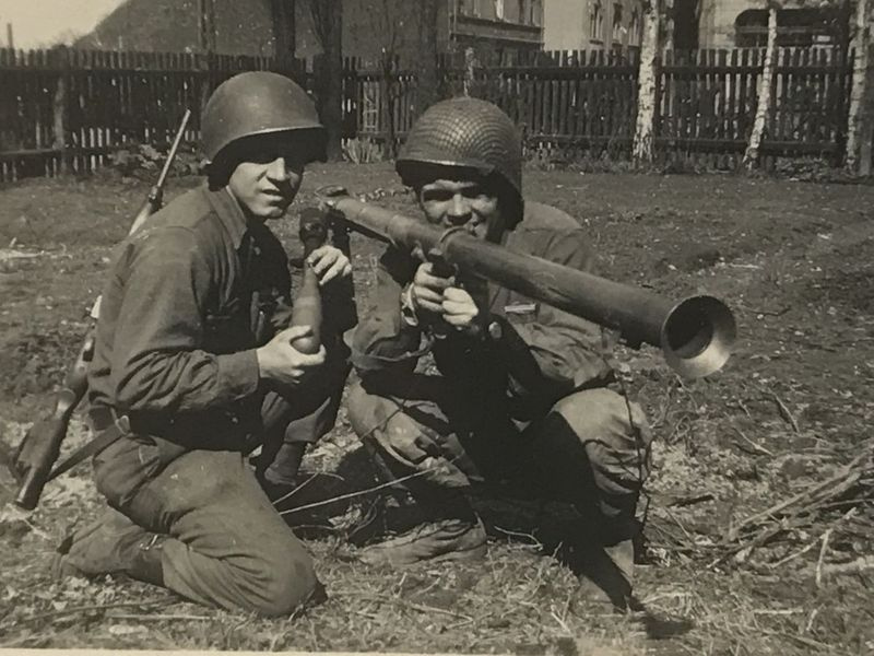Dick Callahan tjente med hæren i Europa under Anden Verdenskrig. Efter at have udholdt alvorlige forfrysninger i Battle of the Bulge, ønskede han aldrig at være kold igen.