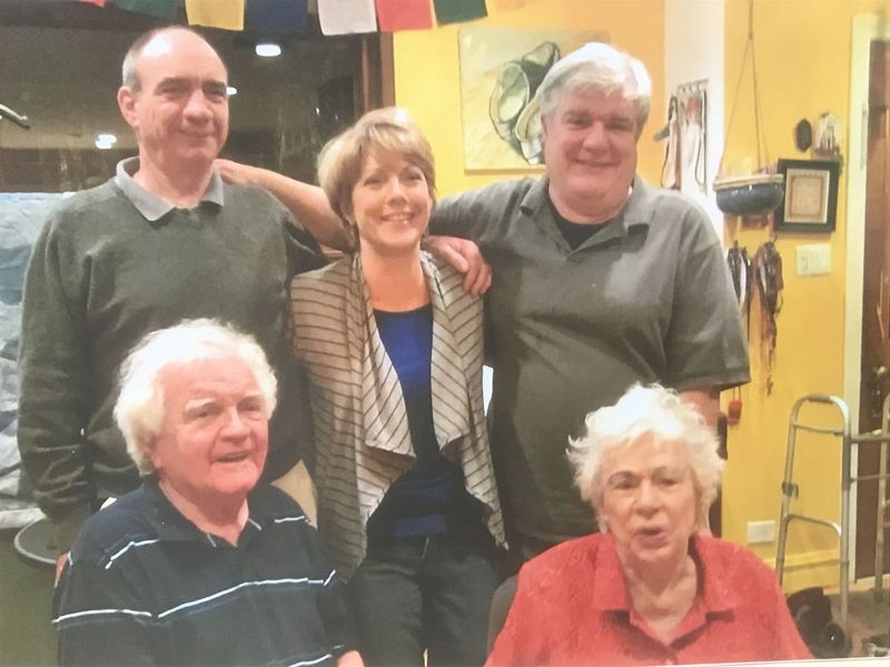 Dick Callahan (forrest til venstre) med sin kone Marjorie og deres børn Rick (øverst til venstre), Margie og Pat.