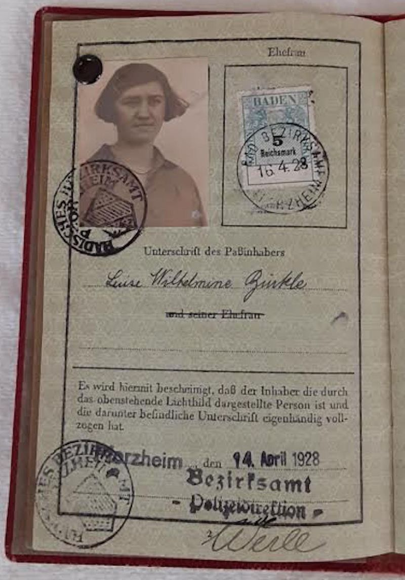 Louise Burkle Schaafs tyske pass fra 1928.