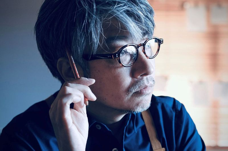 Na této nedatované fotografii zveřejněné Tokiem 2020 je Kentaro Kobayashi, klíčový ředitel zahajovacího ceremoniálu olympijských her v Tokiu. Organizační výbor olympijských her v Tokiu odvolal ředitele zahajovacího ceremoniálu ve čtvrtek 22. července 2021 kvůli vtipu o holocaustu, který pronesl během komediální show v roce 1998.