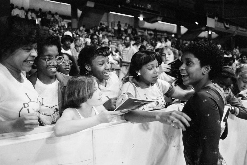 Dianne Durham, la prima donna di colore a vincere un campionato nazionale di ginnastica negli Stati Uniti, che in seguito è diventata istruttrice di ginnastica a Chicago, sarà inserita nella USA Gymnastics Hall of Fame.