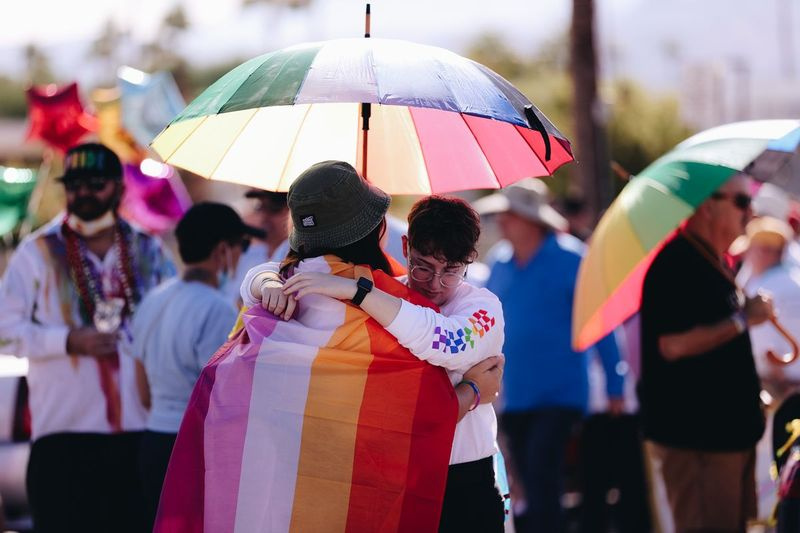 Peserta dalam Perarakan Pride di California pada 7 November 2021.