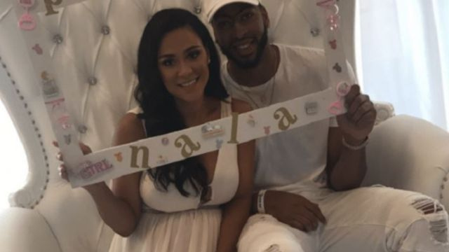   Wer ist die Frau von Anthony Davis?