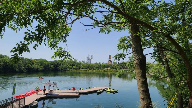 Der Outdoor-Abenteuerpark Forge in Lemont bietet einen Hochseilgarten, Kajaks, Kanus, Seilrutschen und andere Aktivitäten. Aufgenommen am Montag, 26. Juli 2021.