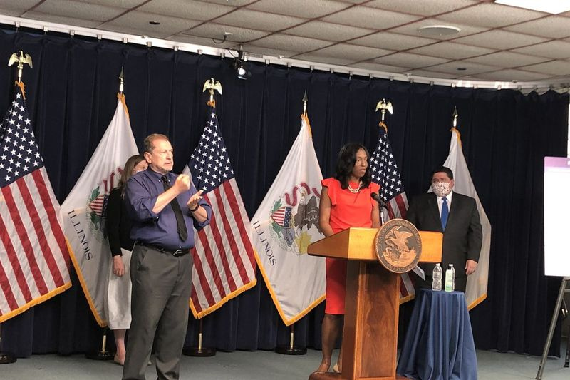 Dr. Ngozi Ezike, der Leiter des Illinois Dept. of Public Health, erörtert die Phase 4 der Wiedereröffnung des Staates und die Krankenhauskennzahlen.