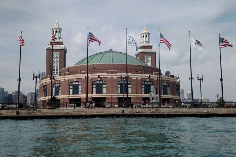Podnikání v Navy Pier dostalo obrovský zásah kvůli koronaviru. Z loňských tržeb 60 milionů dolarů Navy Pier Inc. říká, že letos očekává ztrátu 20 milionů dolarů.