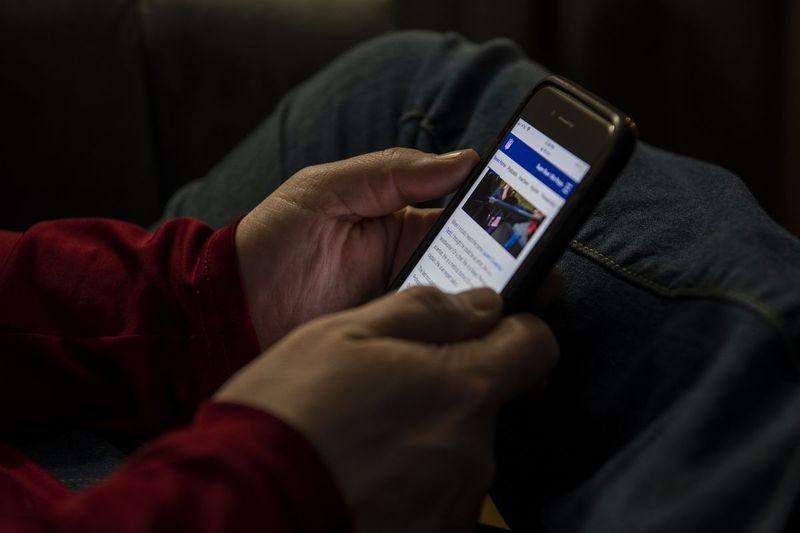 Prejšnji mesec se po telefonu pomika po svojem telefonu samoopisani hazarder iz območja Chicaga. Raziskovalci poskušajo ugotoviti, kako razširjena je težava v Illinoisu.